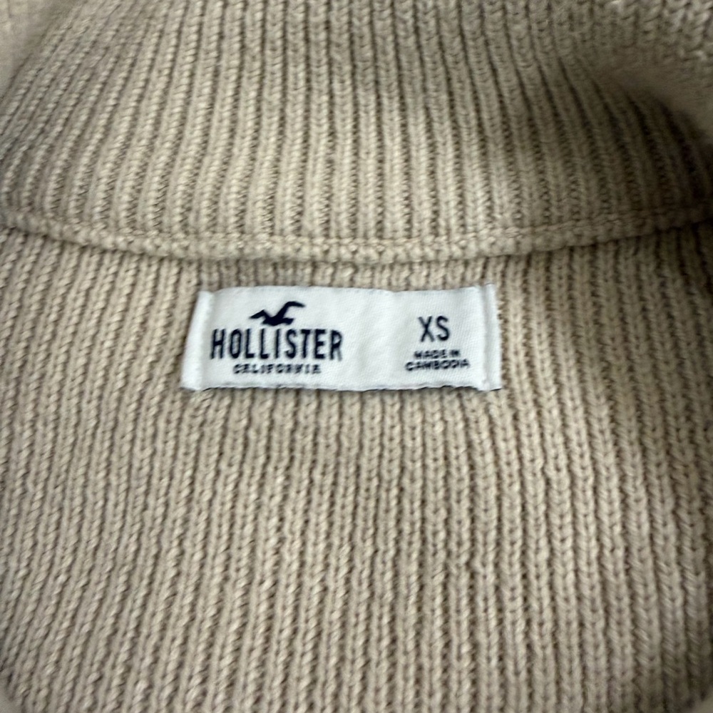 Hollister Men's Turtleneck Sweater in Light Cream